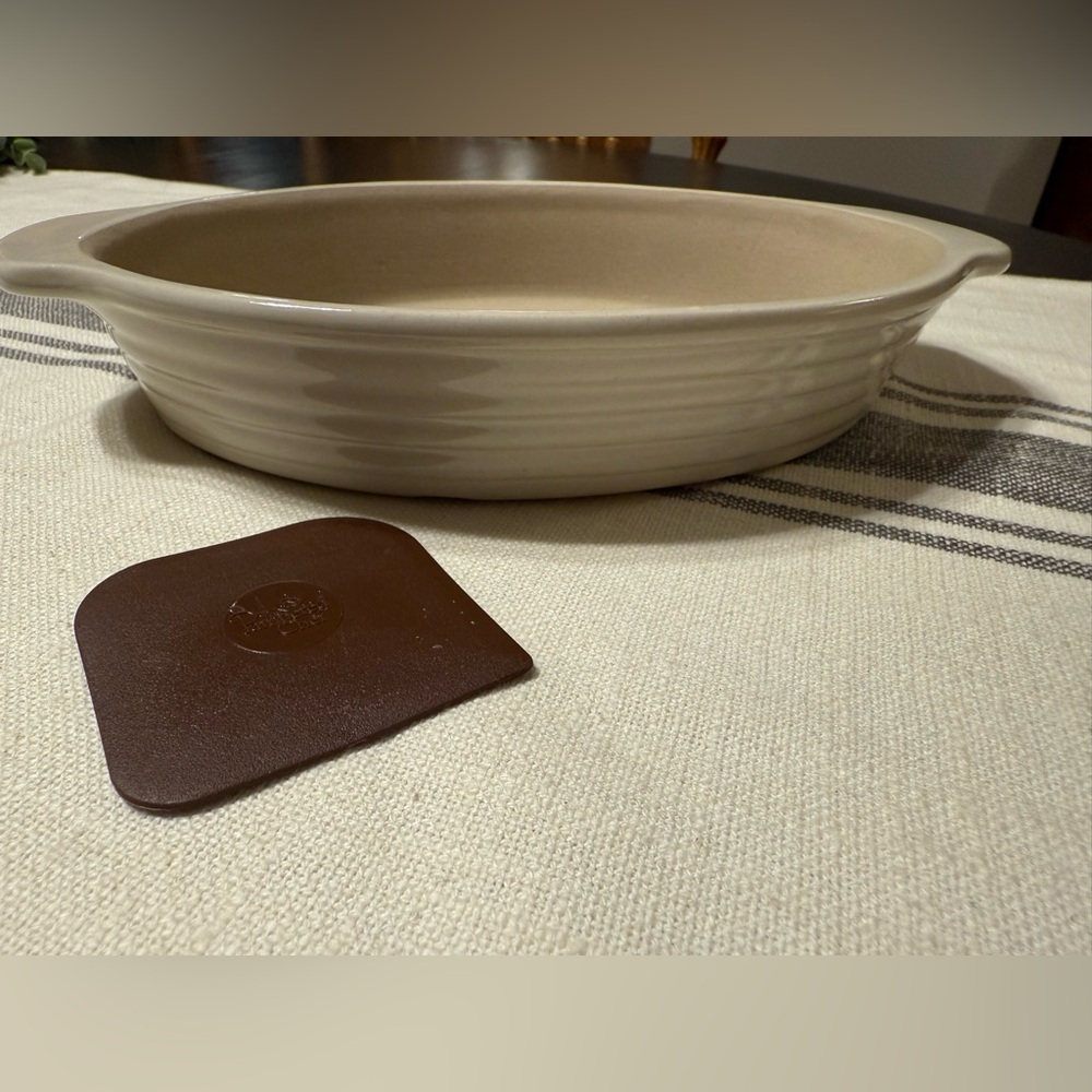 The Pampered Chef New Traditions small oval baking dish, stoneware, NEW WOB